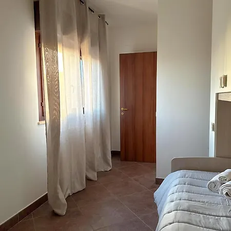Sofia - Bright And Spacious Flat In Nettuno, Steps From The Center, Beaches, And Train Station *