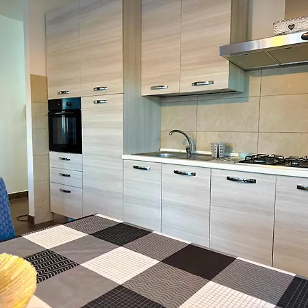 Sofia - Bright And Spacious Flat In Nettuno, Steps From The Center, Beaches, And Train Station Apartment *