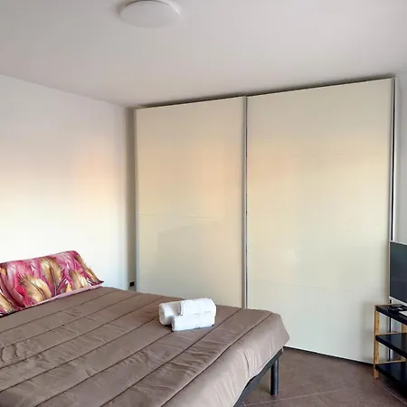 Sofia - Bright And Spacious Flat In Nettuno, Steps From The Center, Beaches, And Train Station Apartament Nettuno