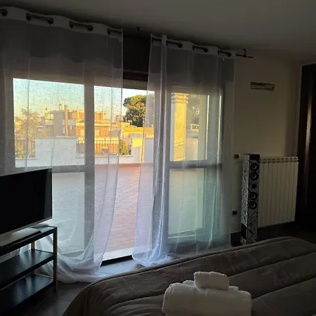 Sofia - Bright And Spacious Flat In Nettuno, Steps From The Center, Beaches, And Train Station Apartment