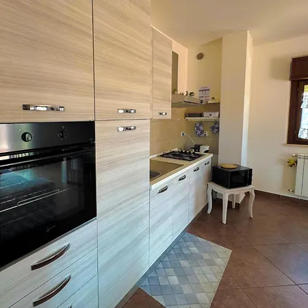 Sofia - Bright And Spacious Flat In Nettuno, Steps From The Center, Beaches, And Train Station *