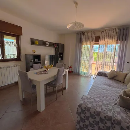 Sofia - Bright And Spacious Flat In Nettuno, Steps From The Center, Beaches, And Train Station *