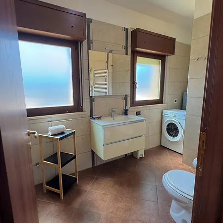 Sofia - Bright And Spacious Flat In Nettuno, Steps From The Center, Beaches, And Train Station