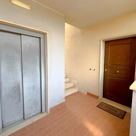 Apartment Sofia - Bright And Spacious Flat In Nettuno, Steps From The Center, Beaches, And Train Station Nettuno